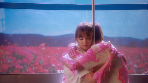 "Vendredi sur Mer - Chewing-gum" directed Alice Kong